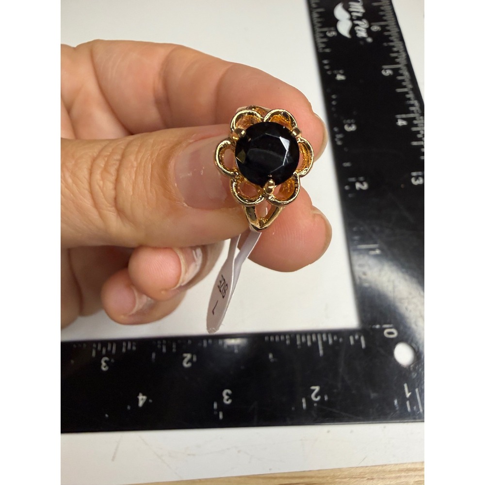 Gold Tone Black Stone Scalloped Floral Halo Statement Ring Size 7